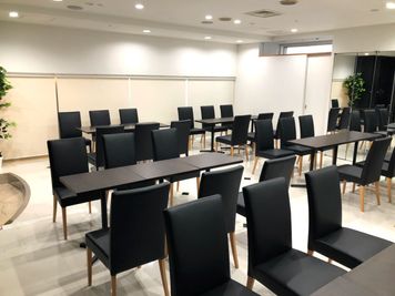 【会議と宴会プランの併用も可能】 - 〈貸切スペース〉シャンクレール浜松の室内の写真