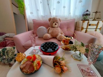 パーティ・誕生日会【コンビニ0分】オオノビル305「ロココ川口」 ハロウィン🎃2面採光✨ママ会👶優しい日差し💗癒し系スペースの室内の写真