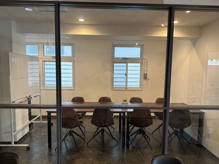 会議室（最大10名）コワーキングスペース「C.O.L」 - コワーキングスペース「C.O.L」会議室
