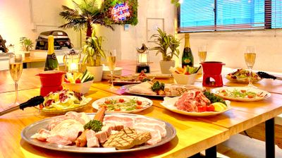 BBQコンロやBBQ食材など、買い出しなしでも楽しめる豊富なオプション！ - 渋谷ガーデンホールの室内の写真