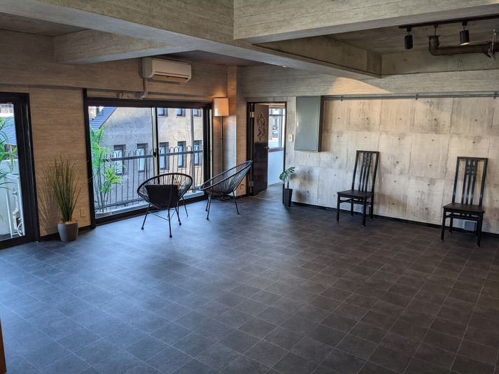 新宿区にある都会的なハウススタジオ - サロンドソレイユ 