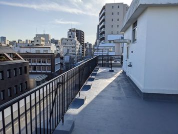 新宿撮影スタジオサロンガイヤール 9階屋上撮影スペース の室内の写真
