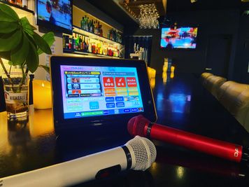 BAR SEAHORSE カラオケ＆モニター3台あり　貸切パーティースペースの室内の写真