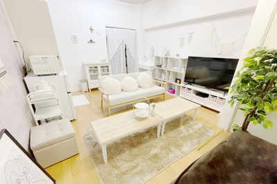 清潔感のあるシャビーホワイトテイストのお部屋です。 - スペースライク FS新大阪 [SpaceLike]シャビーの室内の写真