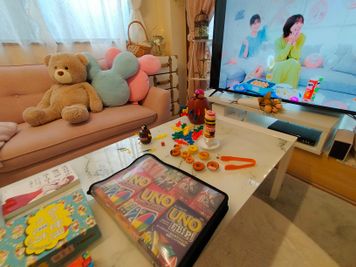 3/3以降、ガラステーブルはございません - パーティ・誕生日会【コンビニ0分】オオノビル305「ロココ川口」 ハロウィン🎃2面採光✨ママ会👶優しい日差し💗癒し系スペースの設備の写真