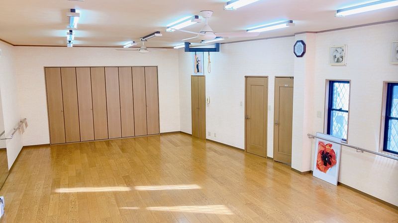 ユニークジャズダンススタジオ - ダンススタジオ