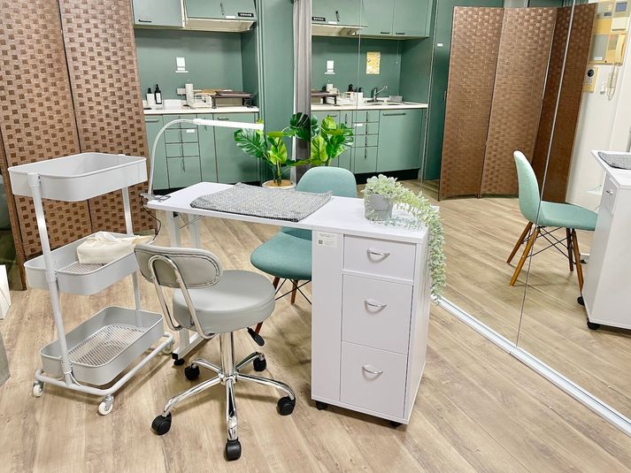 施術ベッド&ネイルテーブルもある🌱サロン[Nemica蒲田3] - Nemica salon 蒲田店