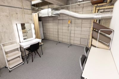 控え室 - スタジオコトブキ 蔵前駅徒歩5分！大型2面R白ホリゾントのレンタル撮影スタジオ。の室内の写真