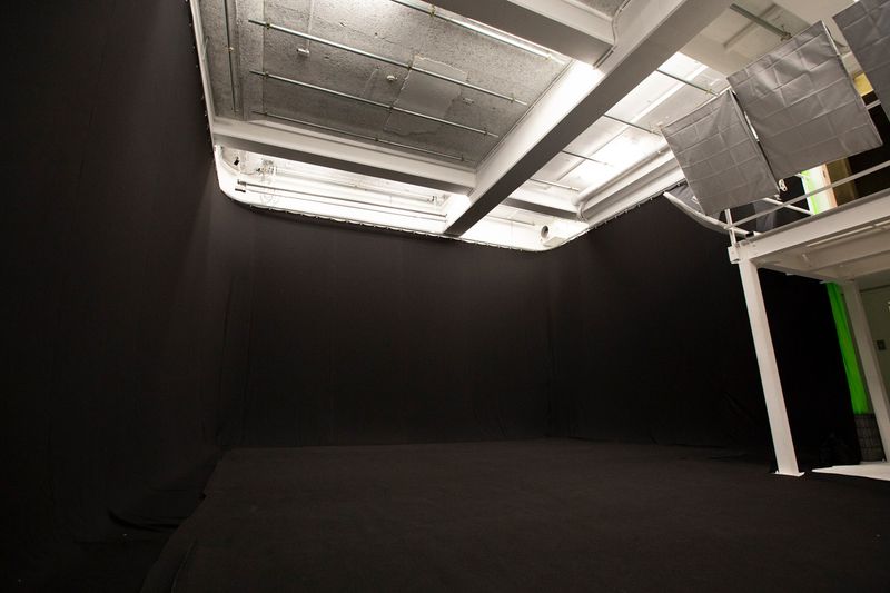 蔵前駅徒歩5分！大型2面R白ホリゾントのレンタル撮影スタジオ。 - スタジオコトブキ