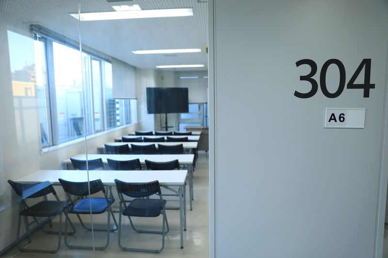 304会議室【1名～30名】（３F）30平米 - サム貸し会議室