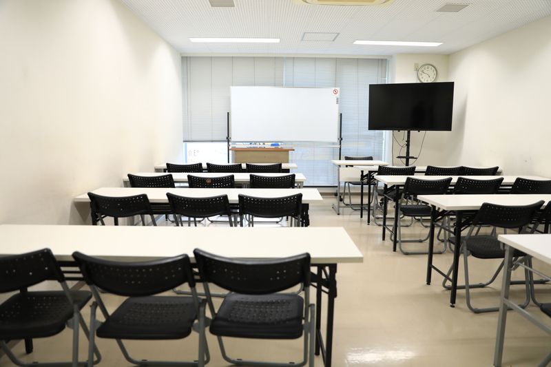 202会議室【1名～24名】（２F）30平米 - サム貸し会議室