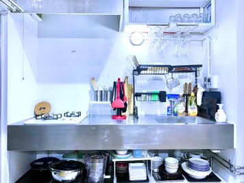 rental lounge大宮 ラグジュアリーなパーティスペースの室内の写真