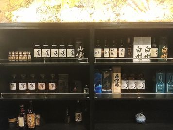 PUB紅 【西荻窪駅徒歩30秒】クラブラウンジの気分を味わえる綺麗なお店の室内の写真