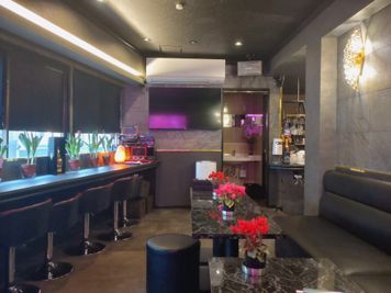 カラオケ・WiFi完備の高級感あふれるラウンジスペース - PUB紅