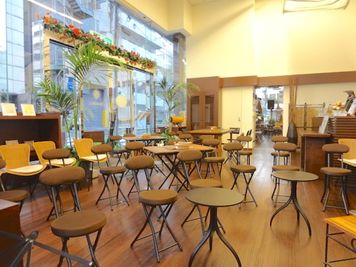 【築地・八丁堀エリア】天井高5mでガラス張りの開放的な空間の貸切イベントスペース - 高波動イベントスペース MADEIRA