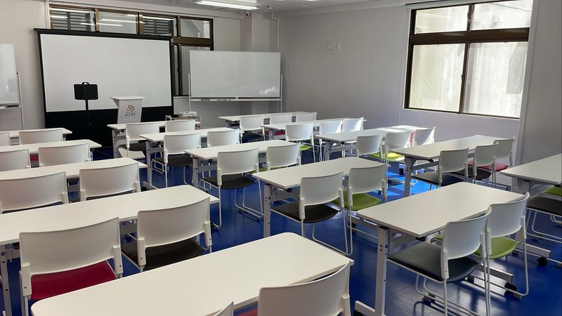 泉崎201会議室[定員35+α] - みんなの貸会議室　那覇泉崎店