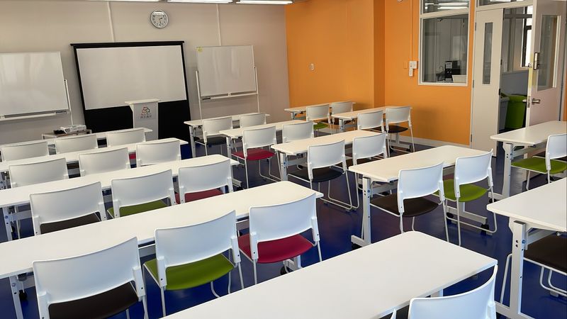 泉崎301会議室[定員33+α] - みんなの貸会議室　那覇泉崎店