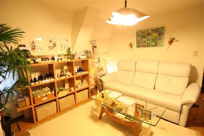 赤羽レンタルサロン「Soin」 【女性限定】2名用個室 施術スペースの室内の写真
