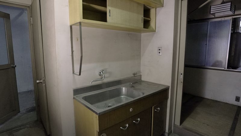 廃墟スタジオ - スタジオザットルインズ