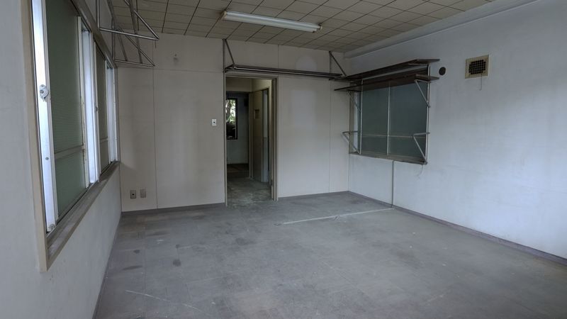 廃墟スタジオ - スタジオザットルインズ