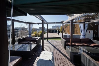 定禅寺ヒルズ(定禅寺通り) ROOF GARDENの室内の写真