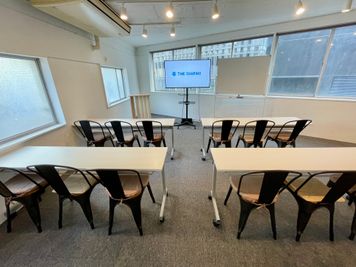 【常識の範囲内なら盛り上がってもOK！（※ルールあり）な会議室です♪】 - 【閉店】TIME SHARING 有楽町 福石ビル 【閉店】2Aの室内の写真