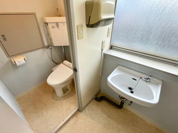 【男女共用トイレが1つです】 - TIME SHARING 有楽町 福石ビル 4Aの室内の写真