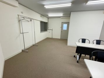 【トイレは会議室内の奥にございます】 - TIME SHARING 有楽町 福石ビル 4Aの室内の写真