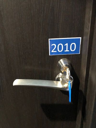 2010号室：時間貸：禁煙鍵付個室ブース【角部屋】 - 首都圏NSプラザin前橋