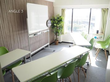 ◆エブリ新大阪◆お洒落格安会議室 貸会議室、多目的スペースの室内の写真