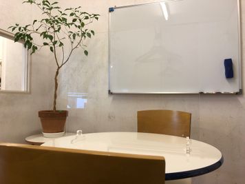 【大船駅から徒歩4分！】スタッフ常駐で安心♪完全個室でワークスペースや打ち合わせ、テレワークにおすすめの空間です。 - 語楽塾リトルヨーロッパ 大船校