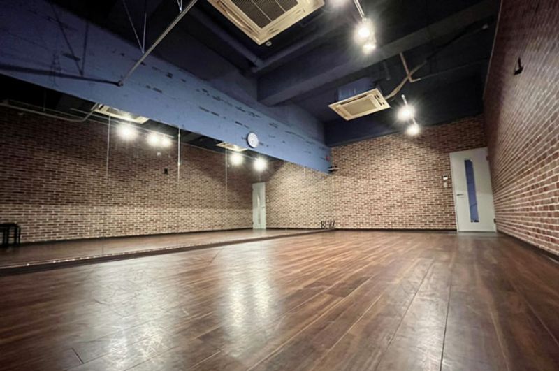 6st - 浦和 レンタルスタジオ　STUDIO BUZZ 