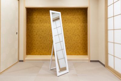 全身が映る姿見 - photo space HISAYA / スタジオhiyori 和室/白壁/メイクスペース/トイレもある撮影レンタルスペースの設備の写真