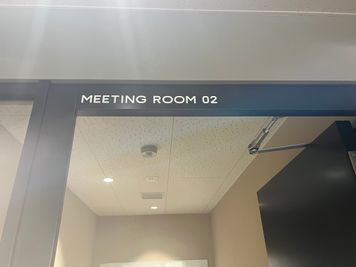 H¹T日本橋（サテライト型シェアオフィス） 会議室 02(2名)2Fの室内の写真