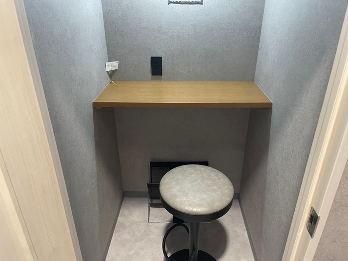 1名用テレカンブース＜T3＞※予約時間前は入室不可 - いいオフィス南越谷