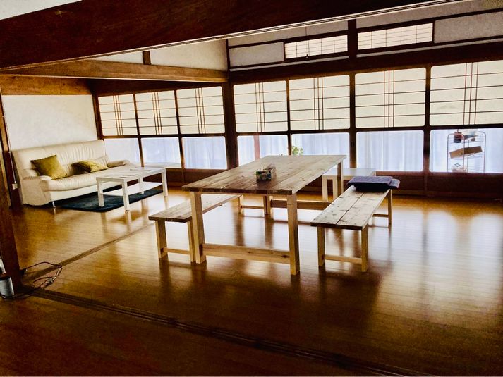 ４つの部屋の間仕切りを外した大広間がメインスペースです - 神戸リターンハウス 栄駅前の大きなみんなの家　神戸リターンハウス　の室内の写真
