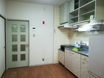 台所・冷蔵庫 - レンタルスペース神奈川 キッチン付きレンタルスペース神奈川の設備の写真