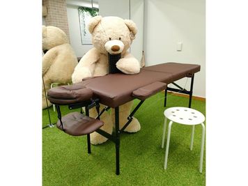 マッサージ台も追加料金不要でご利用頂けます。
（タオル等はご持参ください） - パーソナルレンタルスタジオ モエギ市ヶ谷/Moegi市ヶ谷 大学オフィス街近スタジオ♪ヨガピラティスダンス練習レッスンに最適の設備の写真