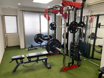LOKI&ARES GYMの室内の写真
