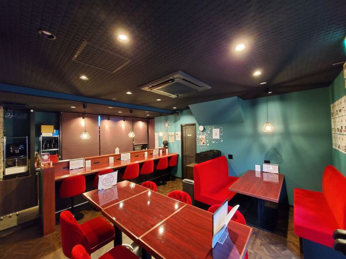 昭和レトロな内装の多目的スペース - イノベーションスナックみらぼ