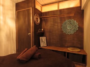 個室② - saalaa 鍼灸リラクゼーションサロン レンタルサロンsaalaaの室内の写真