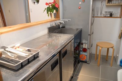 業務用冷蔵庫もございます - レンタルスペース【いちご畑】 【世田谷区奥沢】自由が丘近くキッチン付きスペース♪の設備の写真