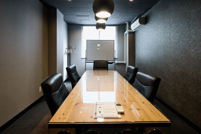 【広瀬通】TV会議用TVモニター付🔷6名様用 家具にこだわった貸し会議室・応接室 ＜大事な会議・打合せに＞ - 仙台協立第1ビル