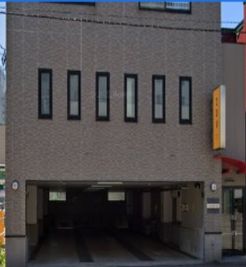 
駅近！駐車場完備(最大9台まで）※高さ240㎝まで - ZOU CREATIVE KITCHEN 【多目的スペース】セミナー･交流会・上映会・ヨガetc※5時間～の外観の写真