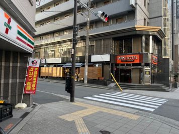 ４．「セブンイレブン」、「アパホテル」がある交差点の北西角にシティコープ東本町があります。(ジャンボ酒場が1階にある建物です) - L&Cスペース谷町四丁目駅前 A号室の室内の写真