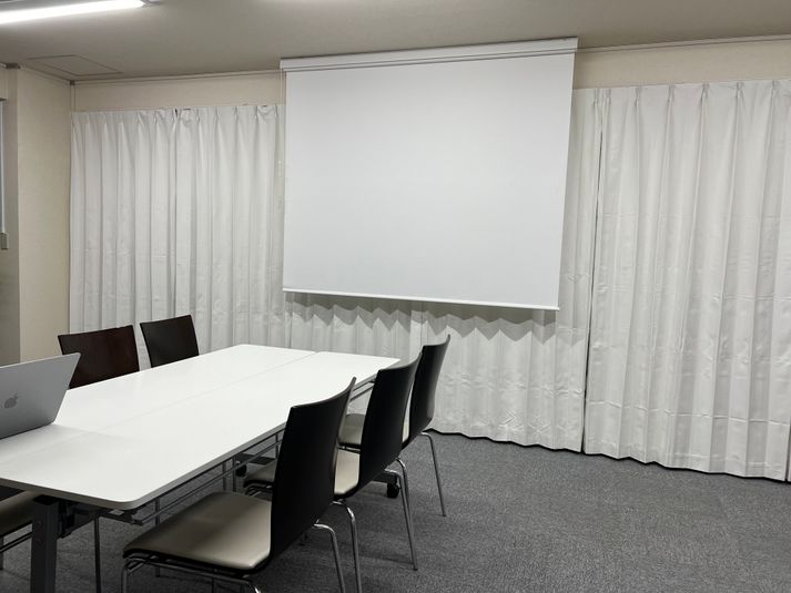 プロジェクター完備 - 株式会社モーニングベルダンススペースの室内の写真