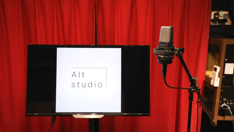 こちらのプランでは画像や動画や共有してのレコーディングが可能です。 - セルフ音楽スタジオ「alt studio(オルトスタジオ)」  『神保町』動画共有セルフレコーディング alt studioの室内の写真