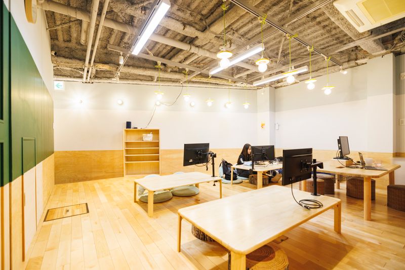 小上がりスペース - コワーキングスペースツナグ