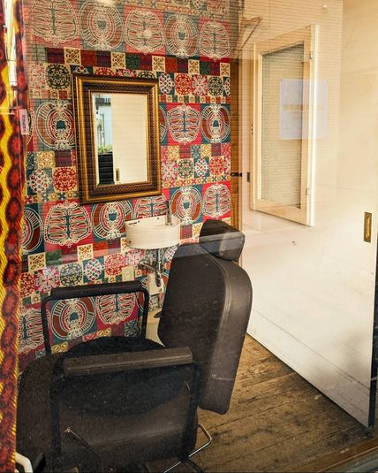 個室の美容室！タオルシャンリン付 - 個室のレンタル美容室