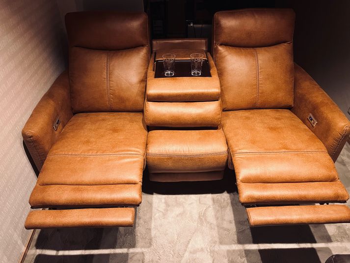 100 inchシアター・リクライニング付パーティスペース - 元住吉駅直結オズシアター🎥🍻🎉元住吉/武蔵小杉/日吉